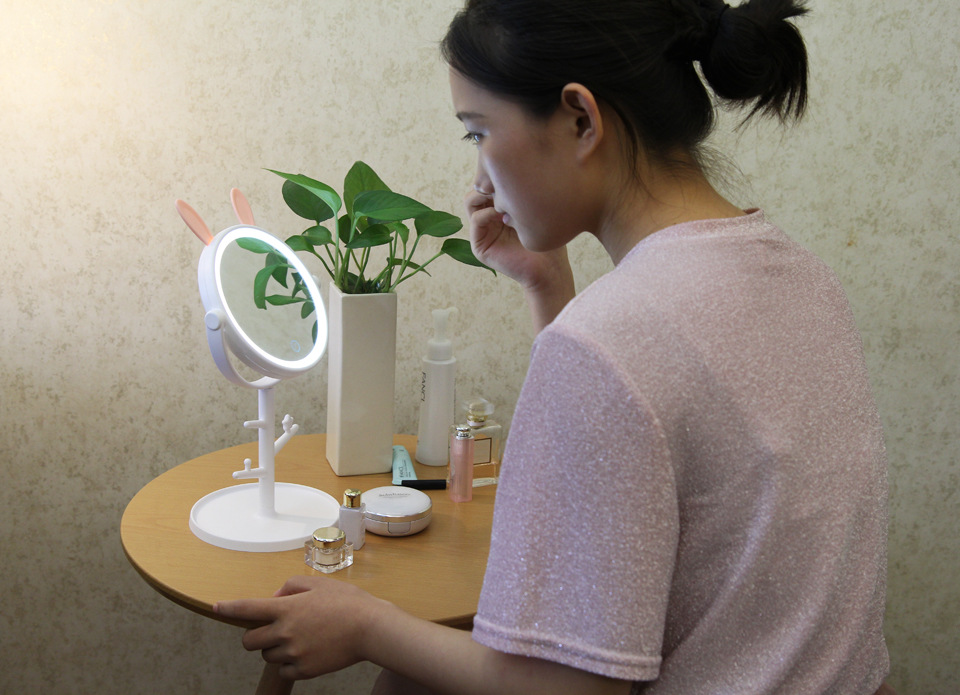 Creative Desktop Storage Led Make-up Mirror Rabbit Ears USB Charging Touch Dressing Mirror Desktop Beauty Mirror with Light Creative Desktop Storage Led Make-up Mirror Rabbit Ears USB Charging Touch Dressing Mirror Desktop Beauty Mirror with Light