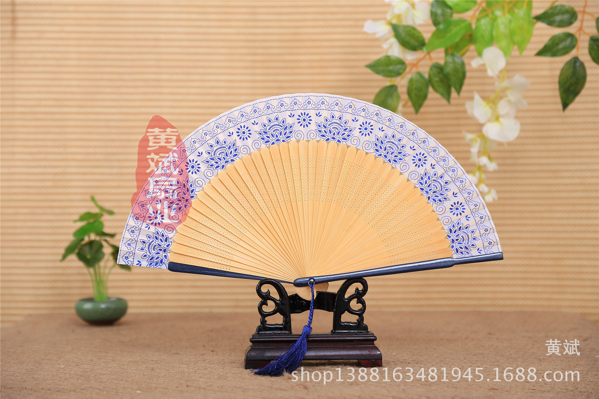 42 Square Chinese Style Painted Blue and White Porcelain Fan * Bamboo Fan Craft Gift Daily Use * Factory Direct Sales * High-End Female Fan 42 Square Chinese Style Painted Blue and White Porcelain Fan * Bamboo Fan Craft Gift Daily Use * Factory Direct Sales * High-End Female Fan