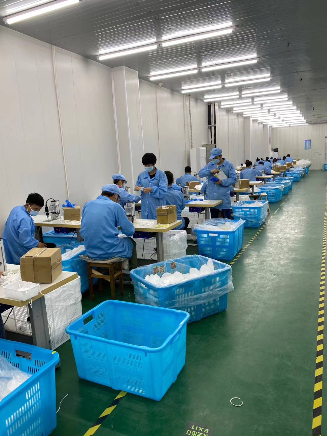 Wholesale adult built - in five - layer KN95 color dust respirator 99 melting spray dust respirator custom designed for civil use