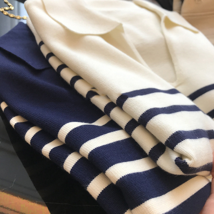 21 Autumn and Winter New ~ Simple Fashion! Iodine French Lapel Horizontal Striped Pullover Long Sleeve Navy-Striped Shirt Top for Women