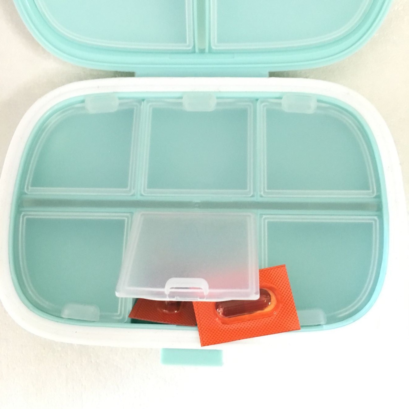8-Grid Double-Layer Seal Ring Solid Color Medicine Box Portable Sorting Drug Storage Box Mini Take It with You Medicine Box 8-Grid Double-Layer Seal Ring Solid Color Medicine Box Portable Sorting Drug Storage Box Mini Take It with You Medicine Box