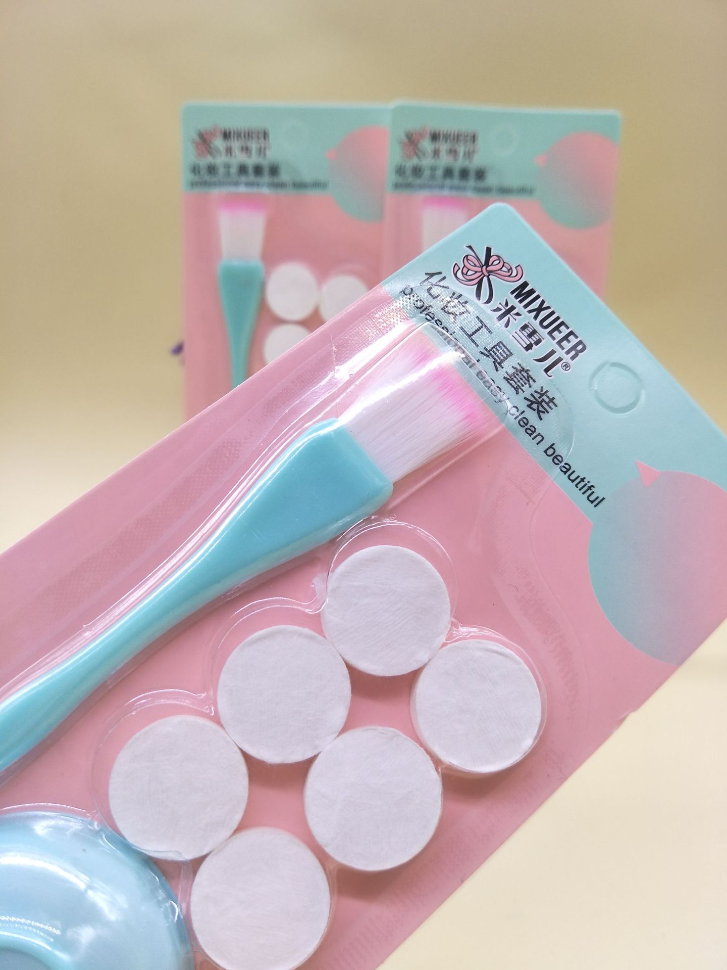 Factory Direct Sales Michelle Plastic Mask Bowl Facial Treatment Brush 6 Tablets Compressed Facial Masks Set Beauty Tools Three-Piece Set Factory Direct Sales Michelle Plastic Mask Bowl Facial Treatment Brush 6 Tablets Compressed Facial Masks Set Beauty Tools Three-Piece Set