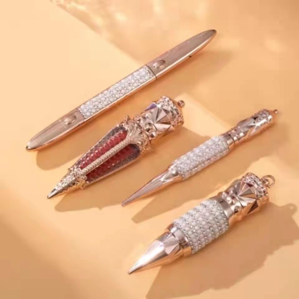 Queen Truncheon Pearlescent Treasure Luxury Gold High-Definition Makeup Gift Box Lipstick Lip Glaze Air Cushion Mascara Eyeliner Queen Truncheon Pearlescent Treasure Luxury Gold High-Definition Makeup Gift Box Lipstick Lip Glaze Air Cushion Mascara Eyeliner