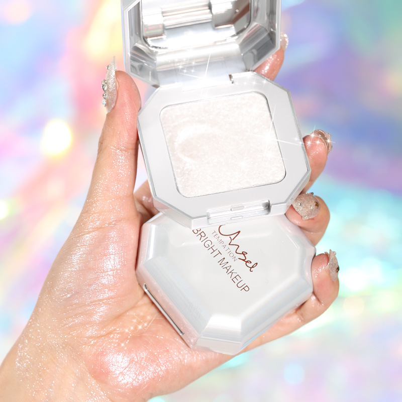 The Temptation of an Angel Diamond Highlight Powder Bright Repair Three-Dimensional Natural Crouching Silkworm Three-Dimensional Water Light Muscle Mashed Potatoes Glitter