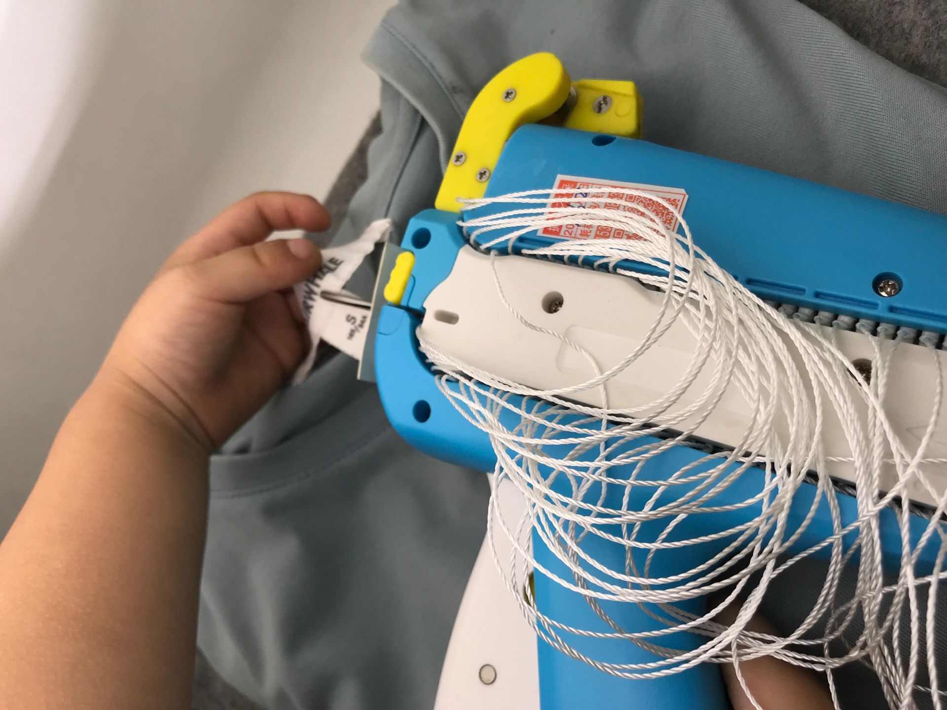 Spot polyester wrap-around hand wearing cordage mother button garment trademark hanging tag ring gun cartridge manufacturers direct sales