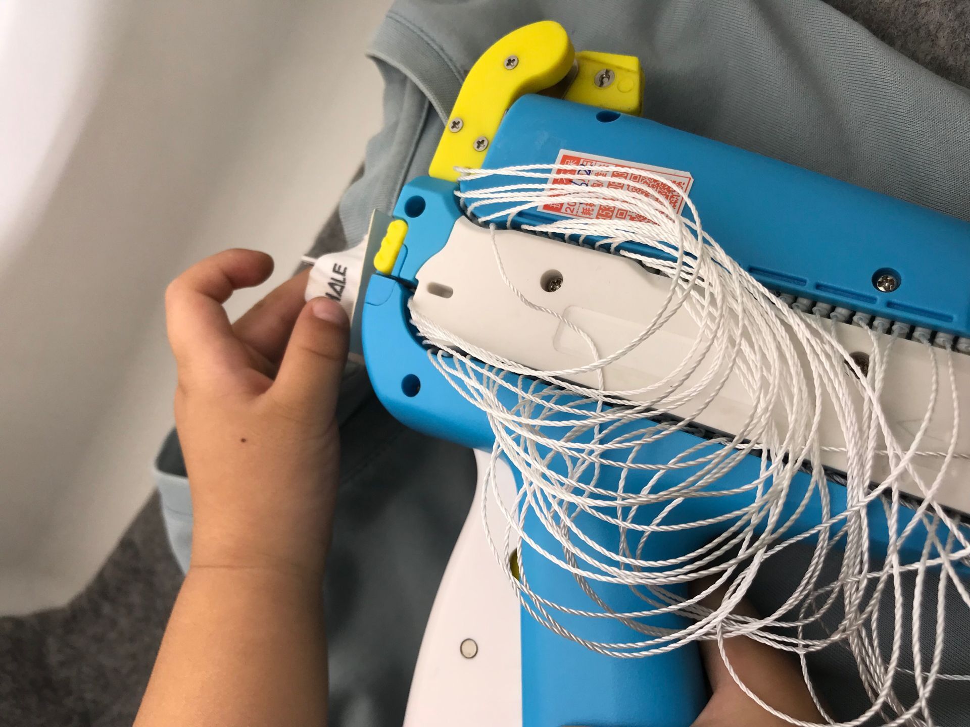 Spot polyester wrap-around hand wearing cordage mother button garment trademark hanging tag ring gun cartridge manufacturers direct sales