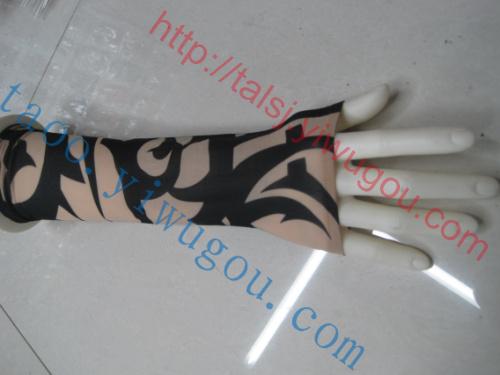 Classic pop abstract stripe pattern tattoo sleeves fashion unisex punk style tattoo handsome cuff neutral style is wearing off-tattoo sleeves