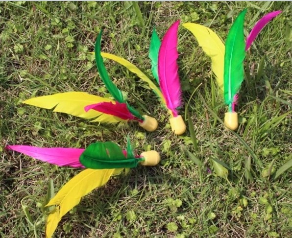 Factory Direct Sales Small Size Shuttlecock Durable Color Shuttlecock Quantity Discount Children and Adults Entertainment