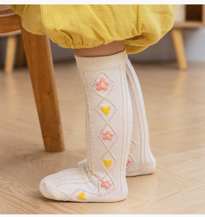 21 Autumn and Winter Double Needle Korean Style Dark Stripes Vertical Stripes Knee Socks Infant Kid Baby Long Socks Small Flower Tube Socks 21 Autumn and Winter Double Needle Korean Style Dark Stripes Vertical Stripes Knee Socks Infant Kid Baby Long Socks Small Flower Tube Socks
