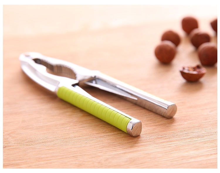 Walnut Cracker Walnut Holder Multi-Functional Nut Clip Peeling Siberian Hazelnut Pine Nuts Walnut Pliers Wholesale Green Handle