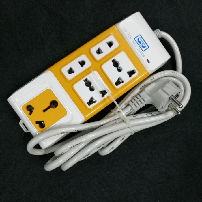 Factory Price Wholesale British Standard Plug with Switch Socket Safety Power Strip Extension Cable Patch Board Patch Board Factory Price Wholesale British Standard Plug with Switch Socket Safety Power Strip Extension Cable Patch Board Patch Board