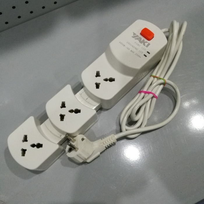 Factory Price Wholesale British Standard Plug with Switch Socket Safety Power Strip Extension Cable Patch Board Patch Board Factory Price Wholesale British Standard Plug with Switch Socket Safety Power Strip Extension Cable Patch Board Patch Board