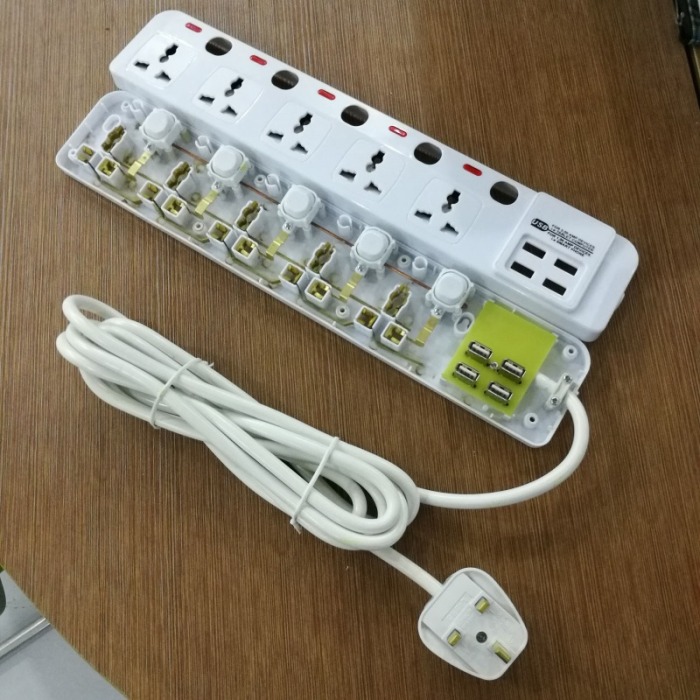 Factory Price Wholesale British Standard Plug with Switch Socket Safety Power Strip Extension Cable Patch Board Patch Board Factory Price Wholesale British Standard Plug with Switch Socket Safety Power Strip Extension Cable Patch Board Patch Board