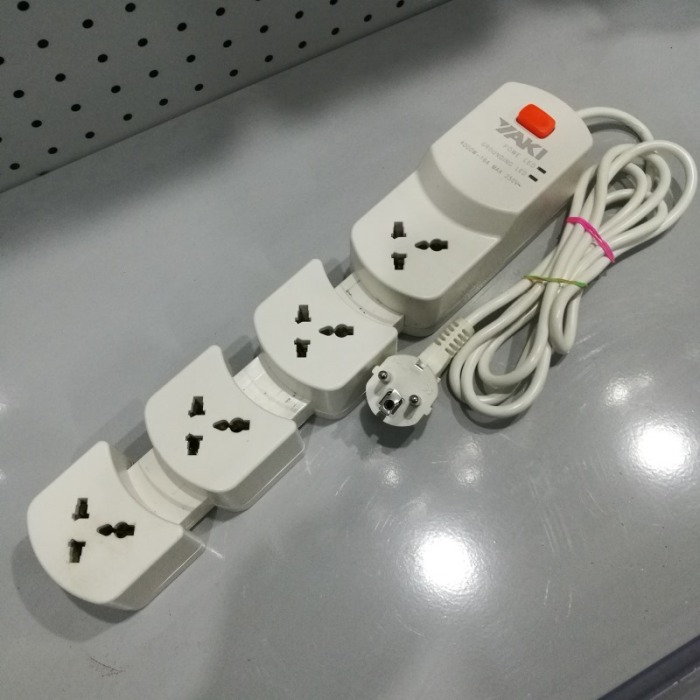 Supply Foreign Trade British Standard Four-Position Four-Open Socket Safety Power Strip Extension Cable Patch Board Patch Board Supply Foreign Trade British Standard Four-Position Four-Open Socket Safety Power Strip Extension Cable Patch Board Patch Board