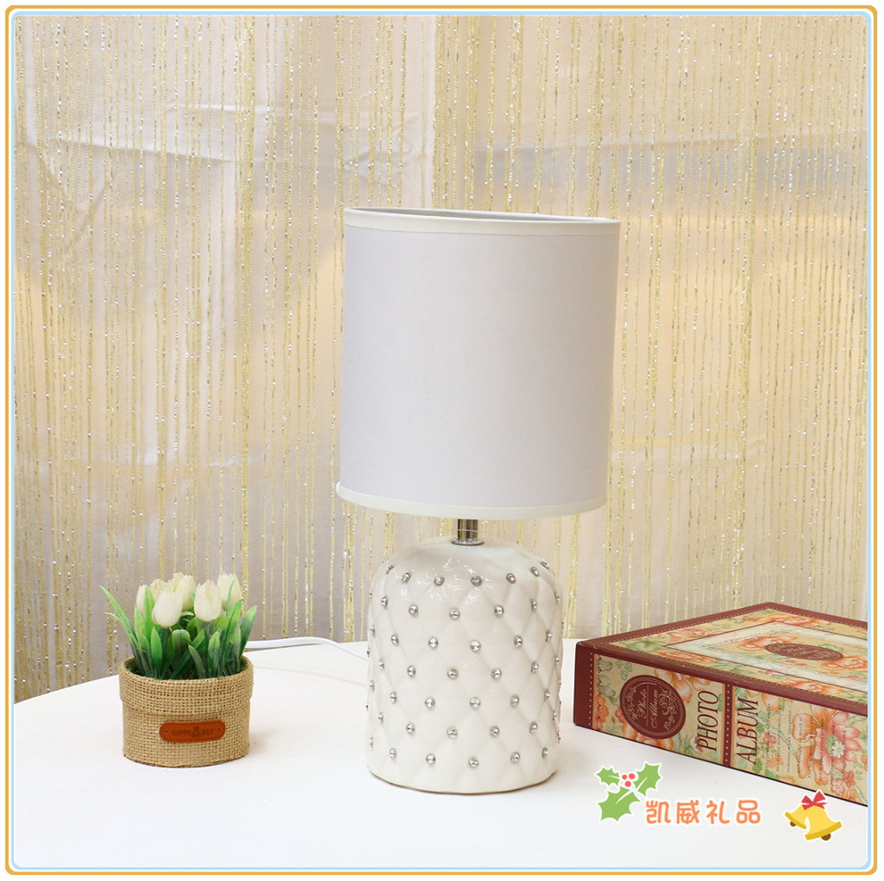 American Style Desk Lamp Bedside Lamp Bedroom Simple Ceramic Table Lamp Children's Room Student Dormitory Table Lamp American Style Desk Lamp Bedside Lamp Bedroom Simple Ceramic Table Lamp Children's Room Student Dormitory Table Lamp