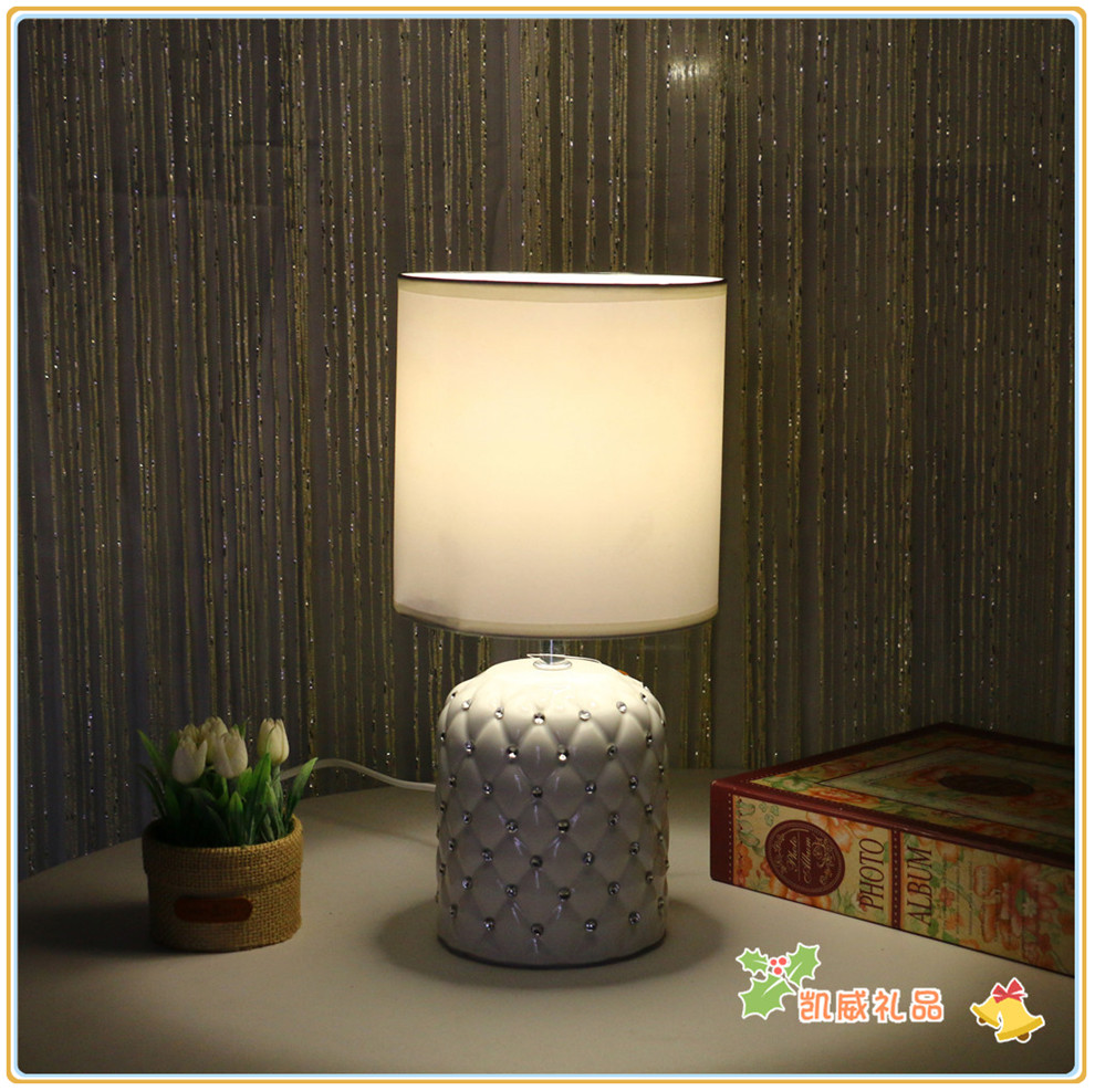 American Style Desk Lamp Bedside Lamp Bedroom Simple Ceramic Table Lamp Children's Room Student Dormitory Table Lamp American Style Desk Lamp Bedside Lamp Bedroom Simple Ceramic Table Lamp Children's Room Student Dormitory Table Lamp