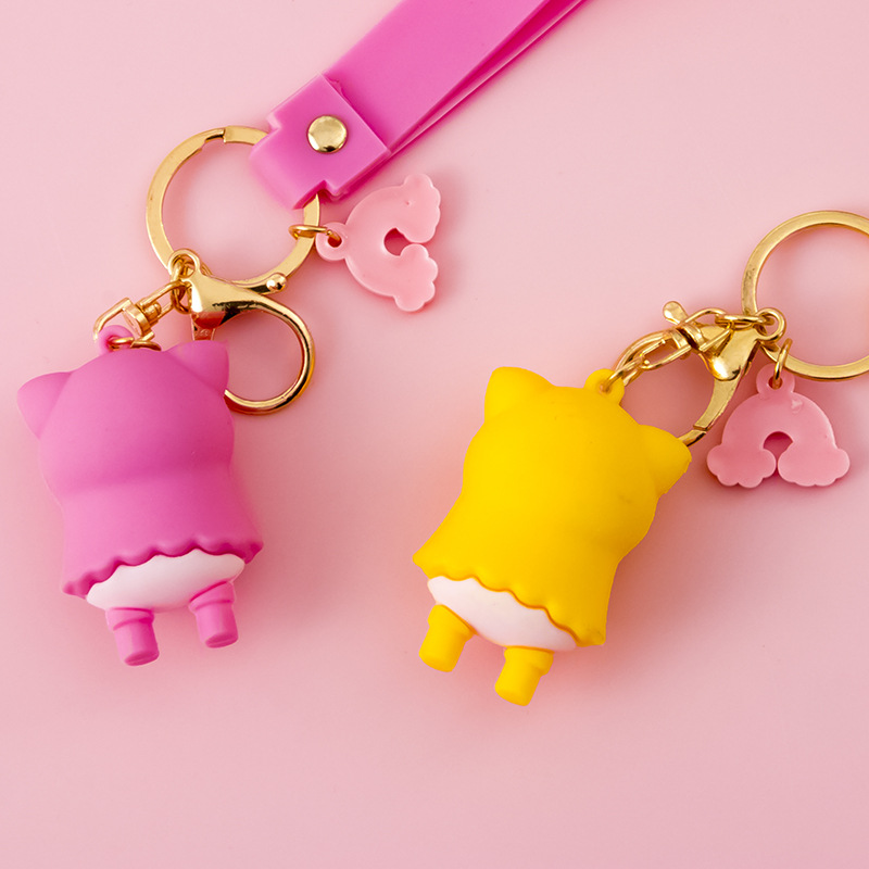 Girl &#039;S Creative Piggy Keychain Cute Raincoat Pig Pendant Earphone Protective Cover Bag Ornaments Soft Glue Small Gift