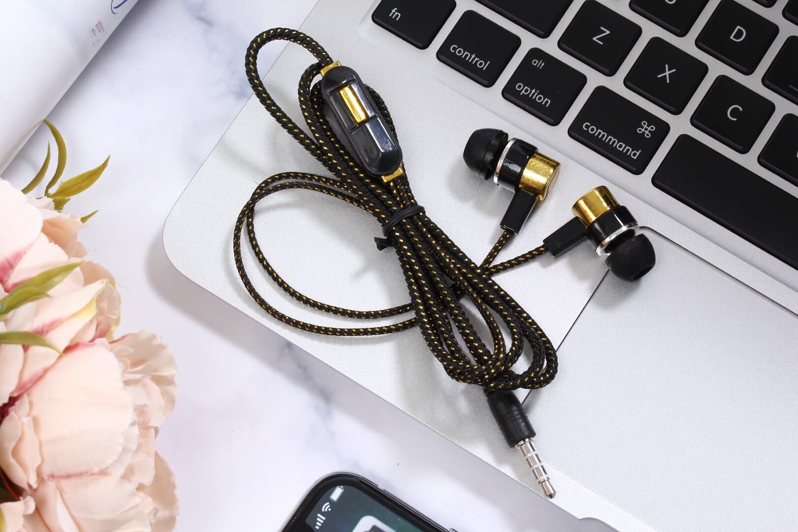 New Braided Wiring Headset in-Ear Dynamic Bass Boost with Mic M Audio Earphone Compatible with Universal Earphones for Mobile Phones New Braided Wiring Headset in-Ear Dynamic Bass Boost with Mic M Audio Earphone Compatible with Universal Earphones for Mobile Phones