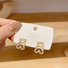 Japanese and Korean Style Creative and Slightly Luxury Asymmetric Earrings Female Five-Pointed Star Lock Head Zircon Earrings Versatile High Sense Ear Rings