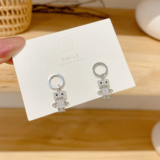 Japanese and Korean Style Creative and Slightly Luxury Asymmetric Earrings Female Five-Pointed Star Lock Head Zircon Earrings Versatile High Sense Ear Rings