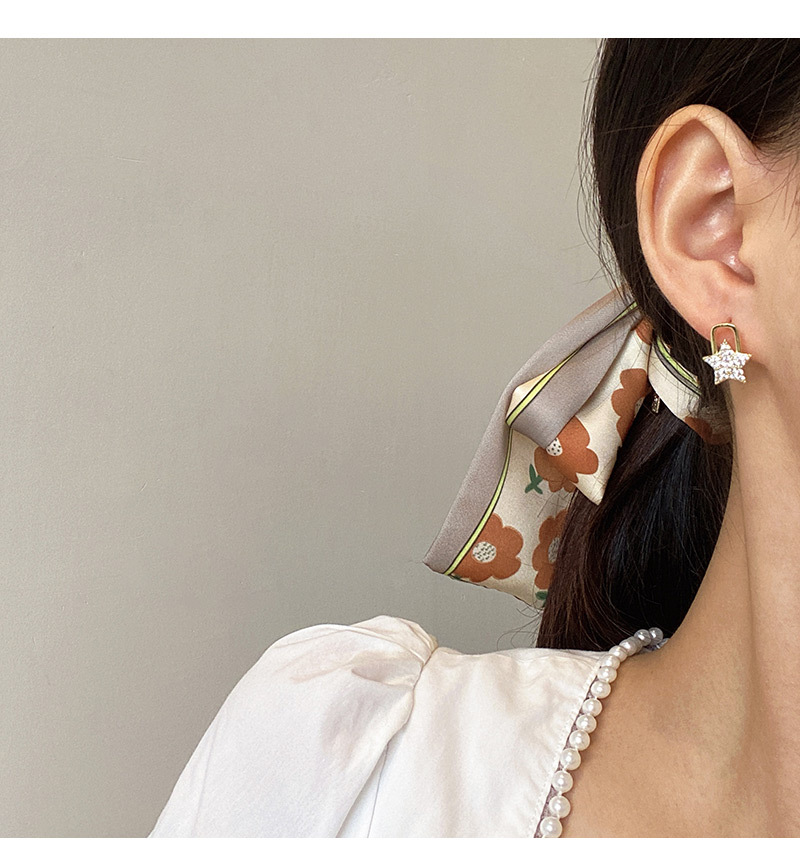 Japanese and Korean Style Creative and Slightly Luxury Asymmetric Earrings Female Five-Pointed Star Lock Head Zircon Earrings Versatile High Sense Ear Rings