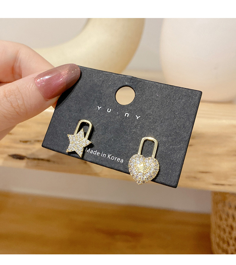 Japanese and Korean Style Creative and Slightly Luxury Asymmetric Earrings Female Five-Pointed Star Lock Head Zircon Earrings Versatile High Sense Ear Rings