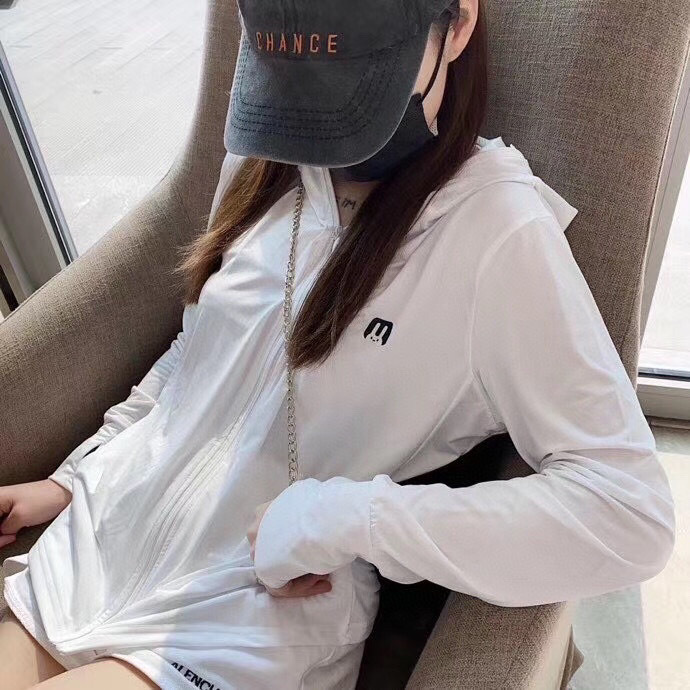 New Summer Ice Silk Breathable Sun Protection Clothing with Finger Lock Couple Outdoor Riding Fashion Sun-Proof Hooded Sun Protection Clothing