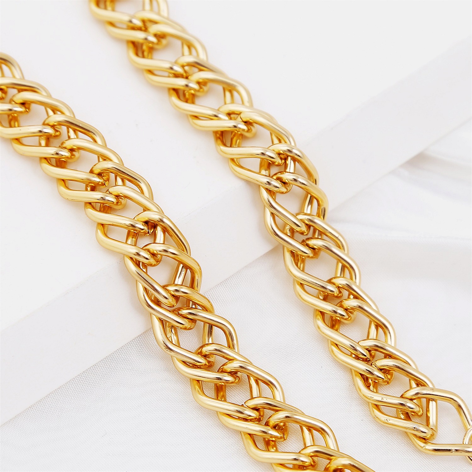 Fashion Simple Gold and Silver Two-Color Aluminum Chain Lock Retro Trendy Exaggerated Cross-Border Ins Necklace European and American Jewelry