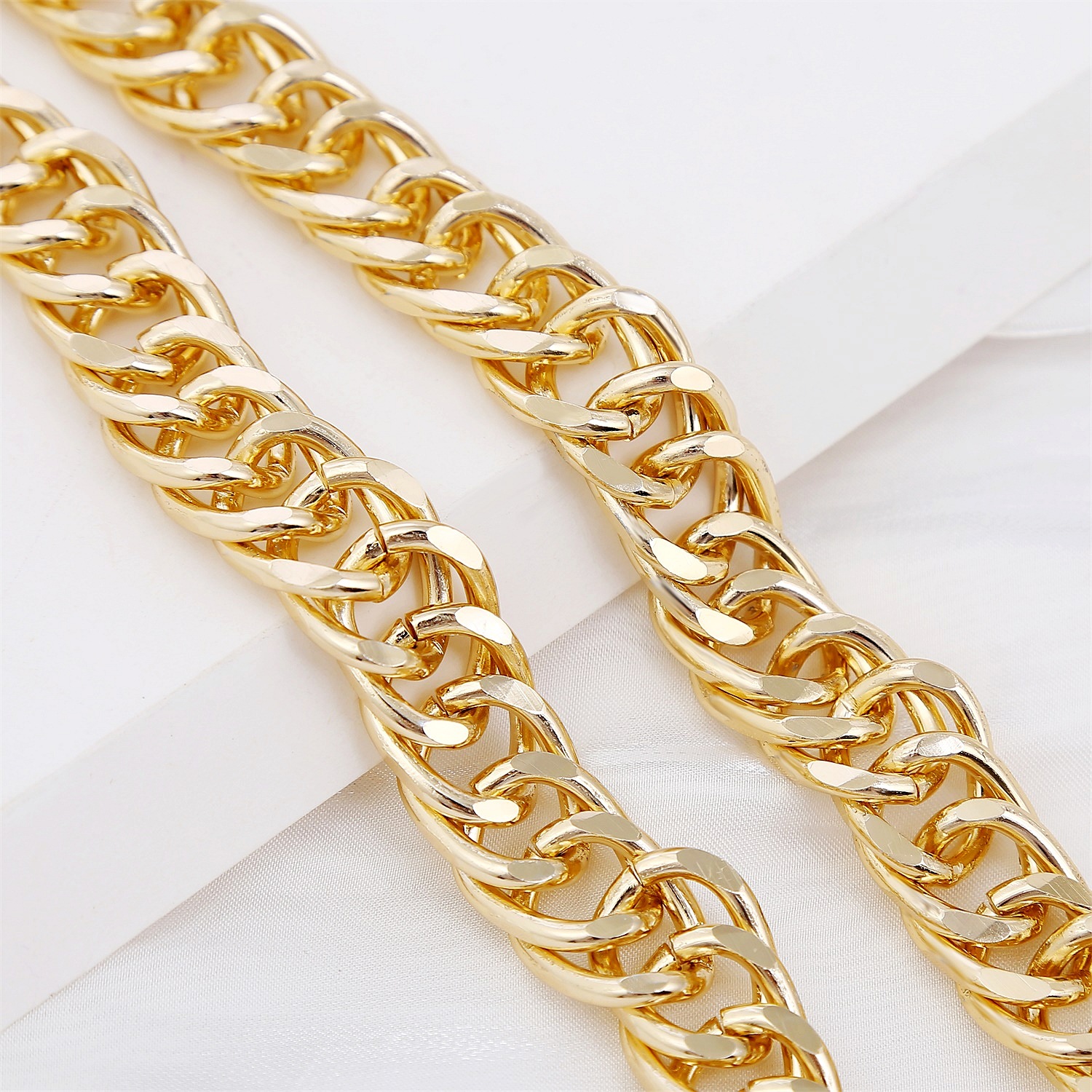 Fashion Simple Gold and Silver Two-Color Aluminum Chain Lock Retro Trendy Exaggerated Cross-Border Ins Necklace European and American Jewelry