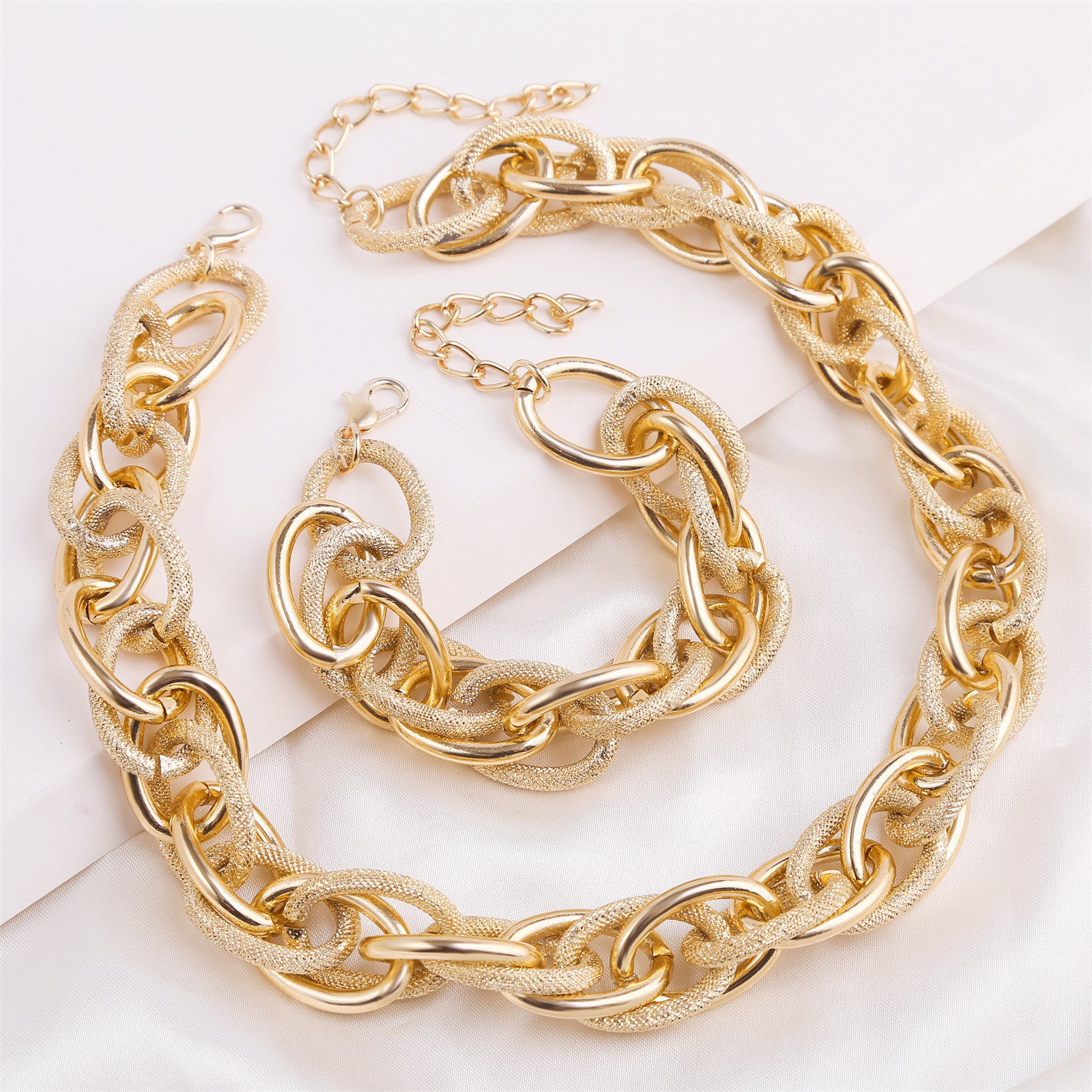 Fashion Simple Gold and Silver Two-Color Aluminum Chain Lock Retro Trendy Exaggerated Cross-Border Ins Necklace European and American Jewelry