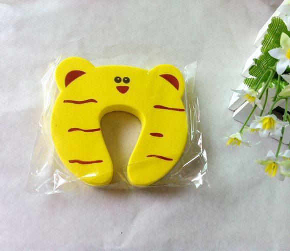 Children's safety clamping door lock baby thickened door stopper baby door guard cartoon door clip Children's safety clamping door lock baby thickened door stopper baby door guard cartoon door clip