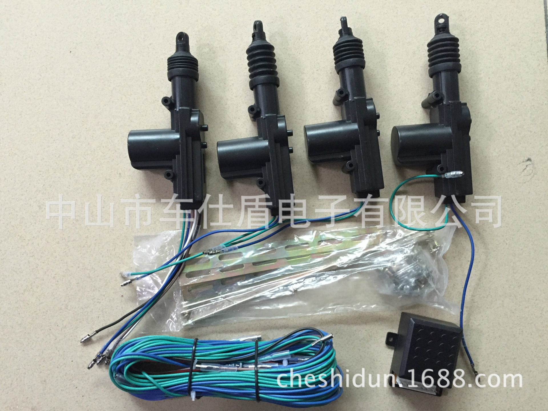 4001 Automotive Central Door Locking Central Control Door-Lock Factory Direct Sales 4001 Central Locking