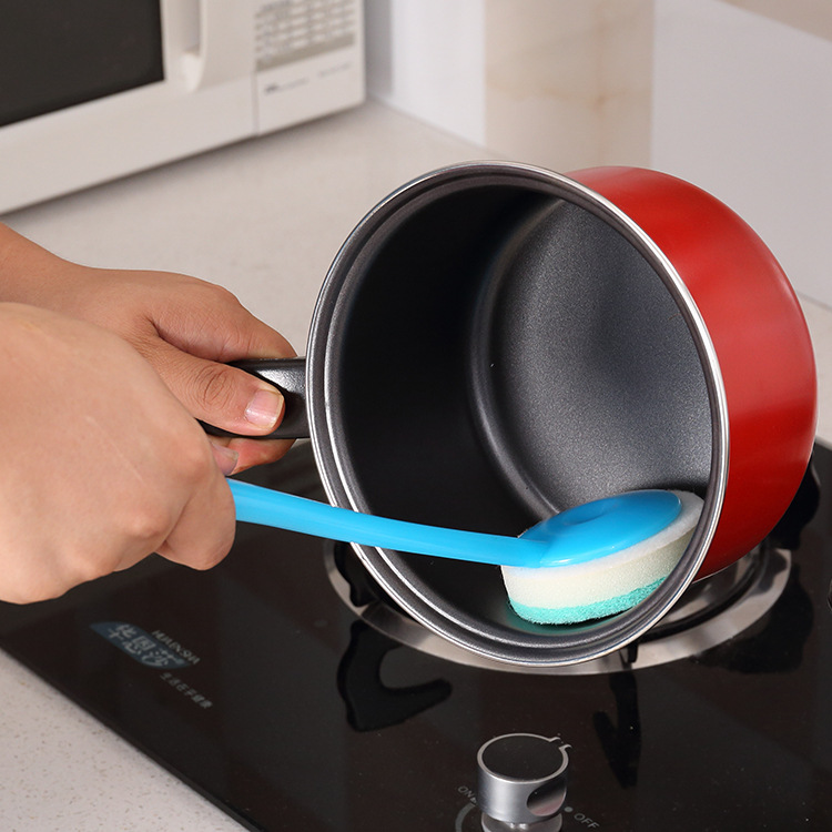 The handle glass wall tile cleans to clean the household sponge small brush bathroom sink bath pool brush.