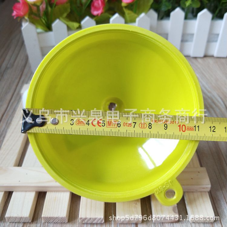 Color Thickened Funnel Oil Leakage Kitchen Supplies Hourglass Yuan 2 Yuan Wholesale Supply Color Thickened Funnel Oil Leakage Kitchen Supplies Hourglass Yuan 2 Yuan Wholesale Supply
