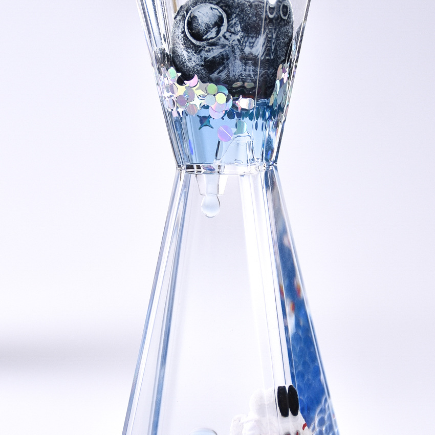 Tiktok Red Creative Astronaut Liquid Quicksand Oil Leak Spaceman Starry Sky Drip Hourglass Oil Drop Decoration Decompression