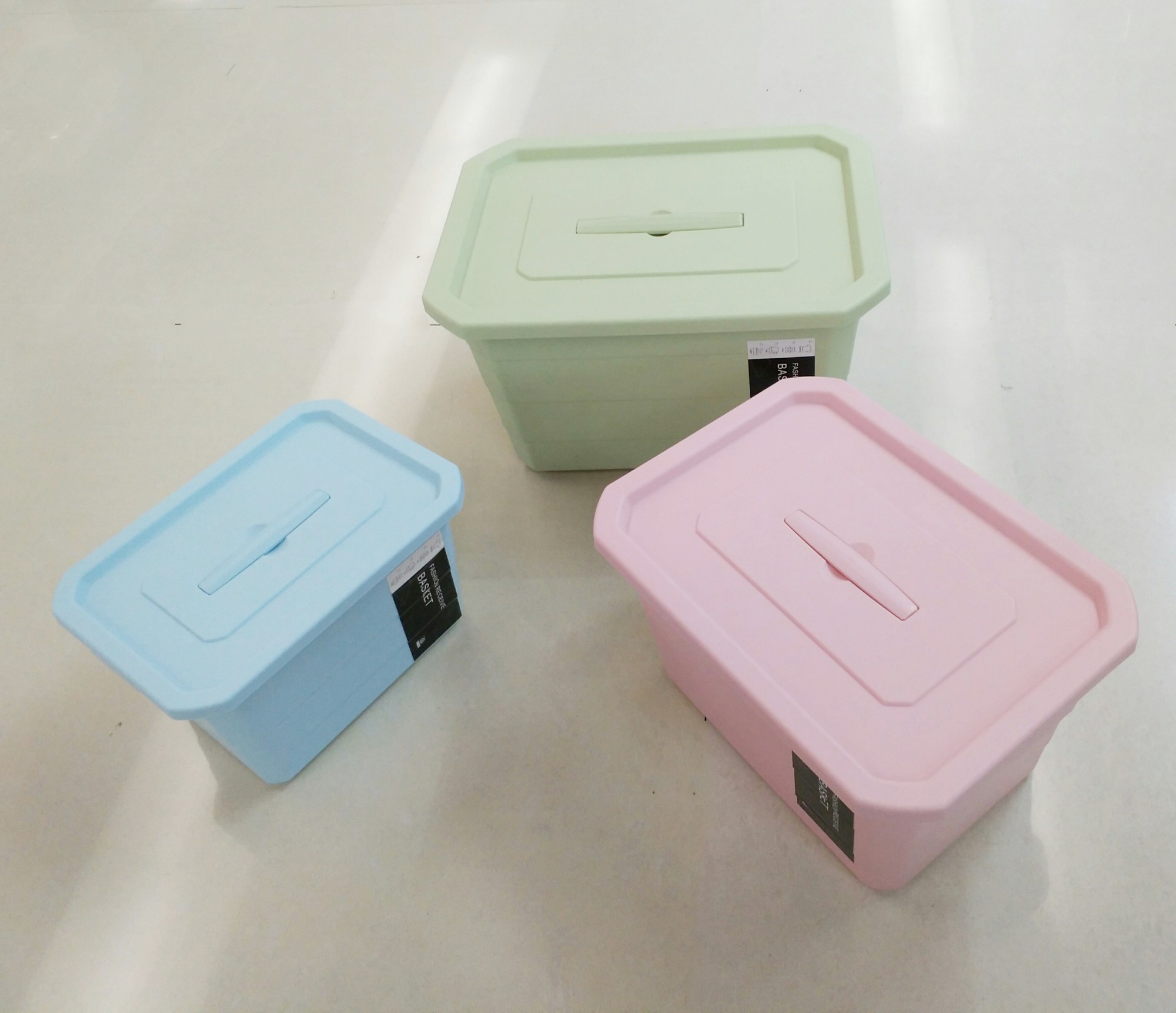 The new shelves with creative plastic handle storage box storage basket debris baskets