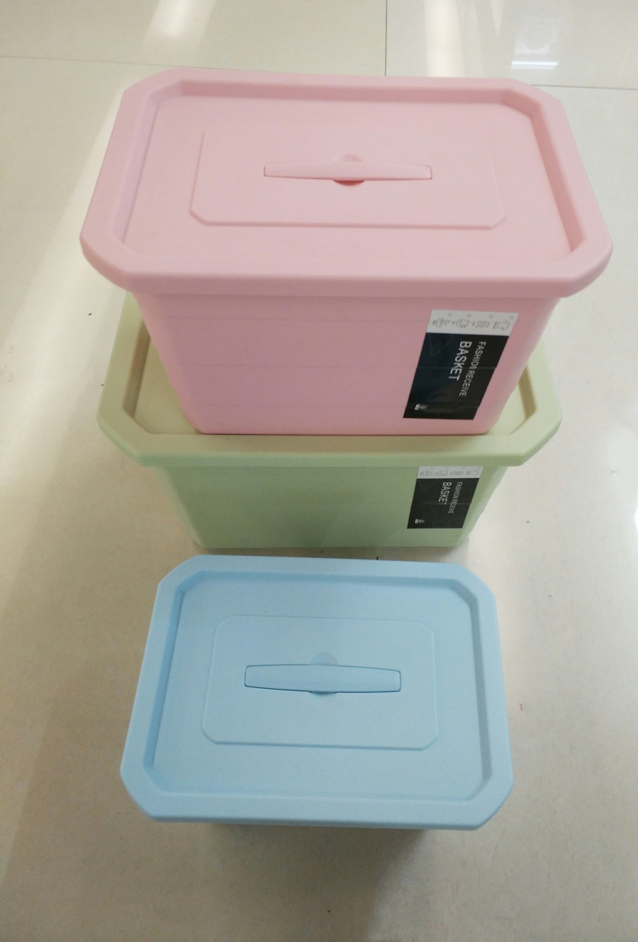 The new shelves with creative plastic handle storage box storage basket debris baskets The new shelves with creative plastic handle storage box storage basket debris baskets