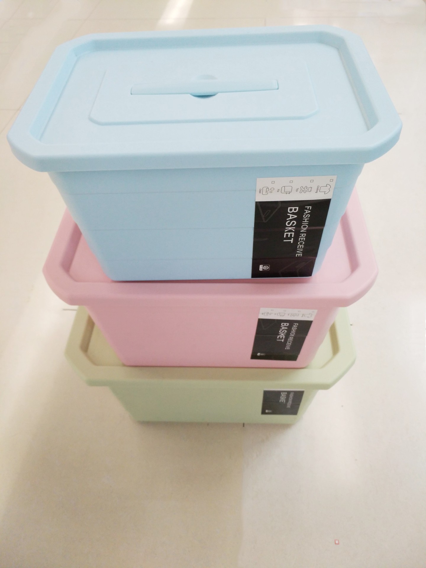The new shelves with creative plastic handle storage box storage basket debris baskets The new shelves with creative plastic handle storage box storage basket debris baskets
