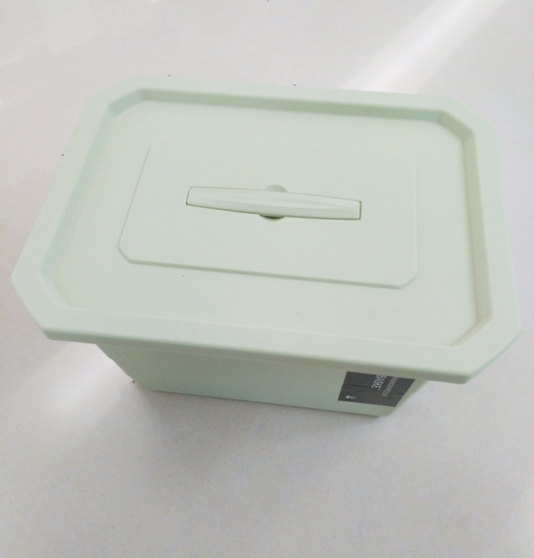 The new shelves with creative plastic handle storage box storage basket debris baskets The new shelves with creative plastic handle storage box storage basket debris baskets
