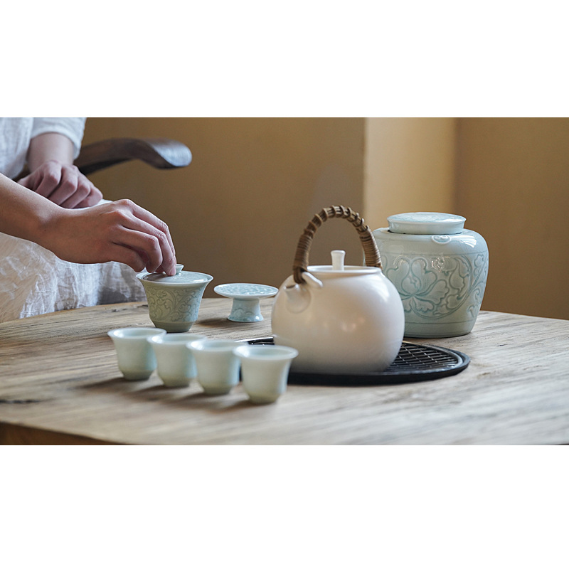 Green Ceramic Cover Bowl Imitation Song Carved Begonia Pattern Tea Bowl Kung Fu Tea Set Tea Cup Gracked Glaze Pattern