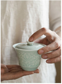 Green Ceramic Cover Bowl Imitation Song Carved Begonia Pattern Tea Bowl Kung Fu Tea Set Tea Cup Gracked Glaze Pattern