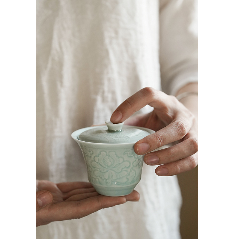 Green Ceramic Cover Bowl Imitation Song Carved Begonia Pattern Tea Bowl Kung Fu Tea Set Tea Cup Gracked Glaze Pattern