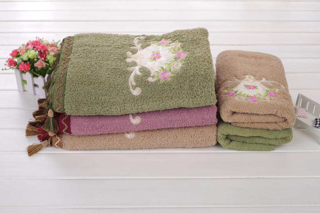 Pendant Embroidered Large Bath Towel Pendant Embroidered Small Bath Towel