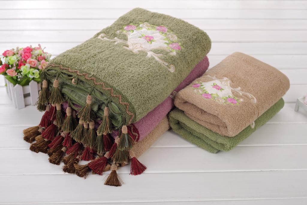 Pendant Embroidered Large Bath Towel Pendant Embroidered Small Bath Towel