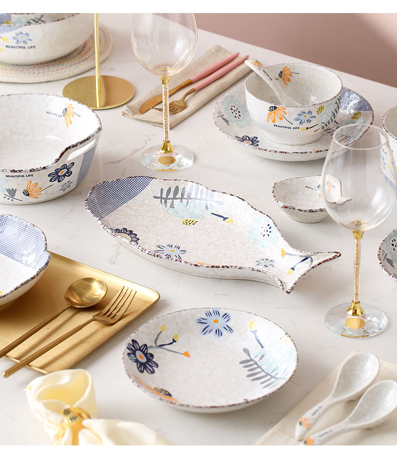 Snowflake Creative Japanese Style Hand Drawn Ceramic Bowl Plate Rice Bowl Simple Noodle Bowl Soup Bowl Dish Household 4-Inch Fish-Shaped Dish Snowflake Creative Japanese Style Hand Drawn Ceramic Bowl Plate Rice Bowl Simple Noodle Bowl Soup Bowl Dish Household 4-Inch Fish-Shaped Dish