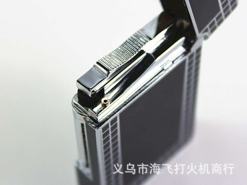 Si Paike SPUNK langsheng lighter black box with gift box wholesale human being rattled metal lighter Si Paike SPUNK langsheng lighter black box with gift box wholesale human being rattled metal lighter