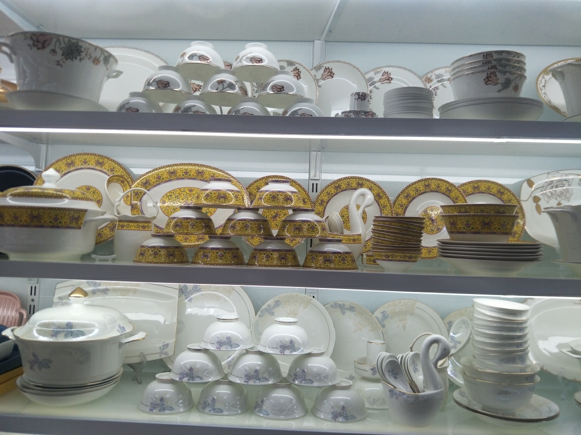 Jingdezhen Ceramic High Temperature Fired Bone China Authentic Gift Customization Bowl Set Plate Dish 60 Pieces Tableware Foreign Trade