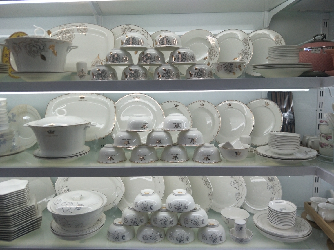 Jingdezhen Ceramic High Temperature Fired Bone China Authentic Gift Customization Bowl Set Plate Dish 60 Pieces Tableware Foreign Trade