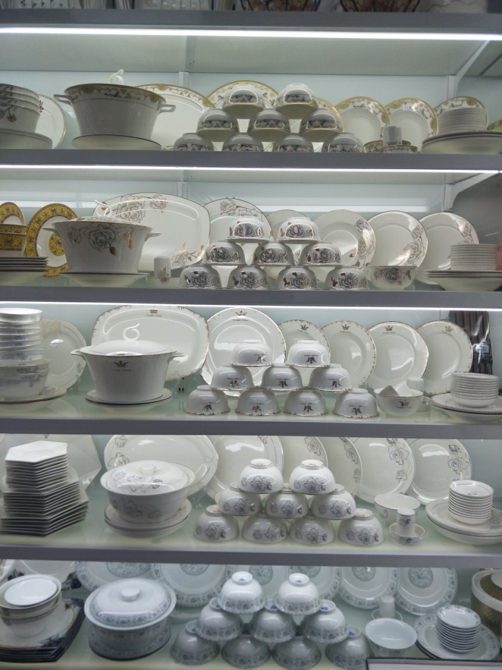 Jingdezhen Ceramic High Temperature Fired Bone China Authentic Gift Customization Bowl Set Plate Dish 60 Pieces Tableware Foreign Trade Jingdezhen Ceramic High Temperature Fired Bone China Authentic Gift Customization Bowl Set Plate Dish 60 Pieces Tableware Foreign Trade