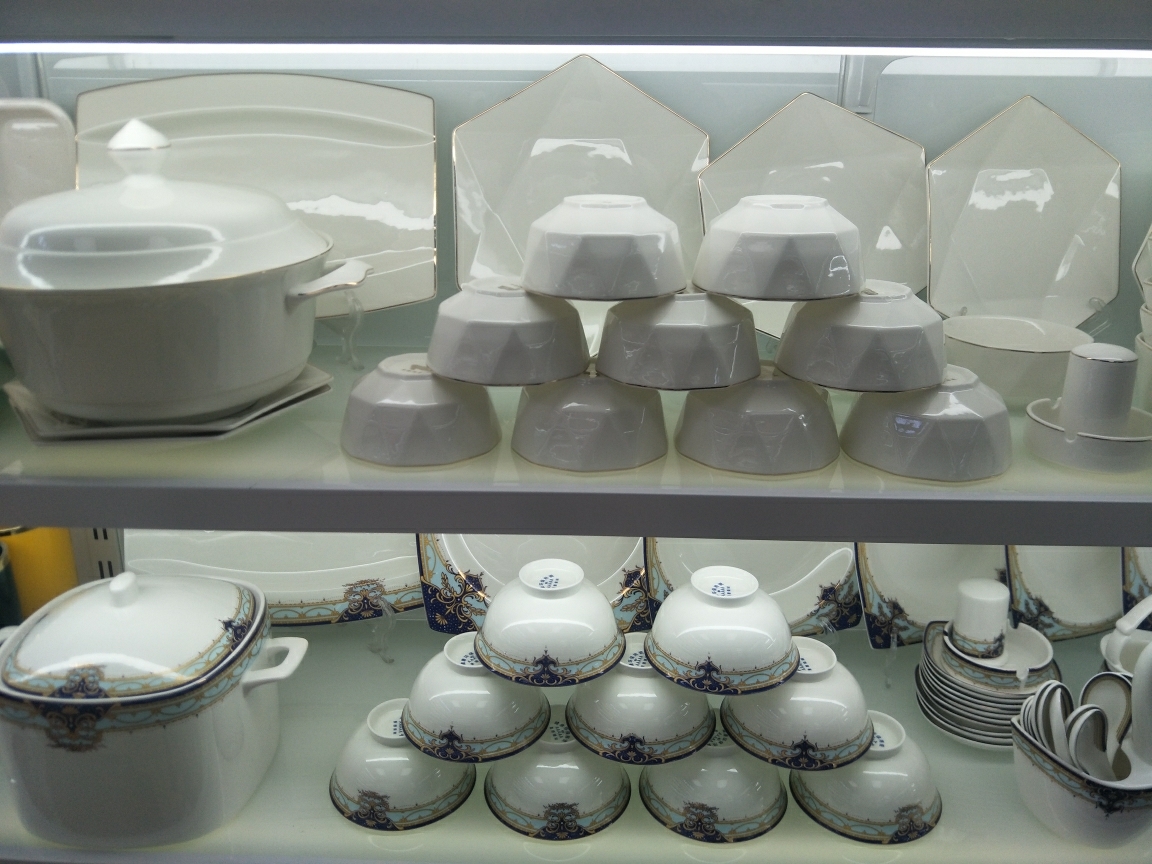 Jingdezhen Ceramic High Temperature Fired Bone China Authentic Gift Customization Bowl Set Plate Dish 60 Pieces Tableware Foreign Trade